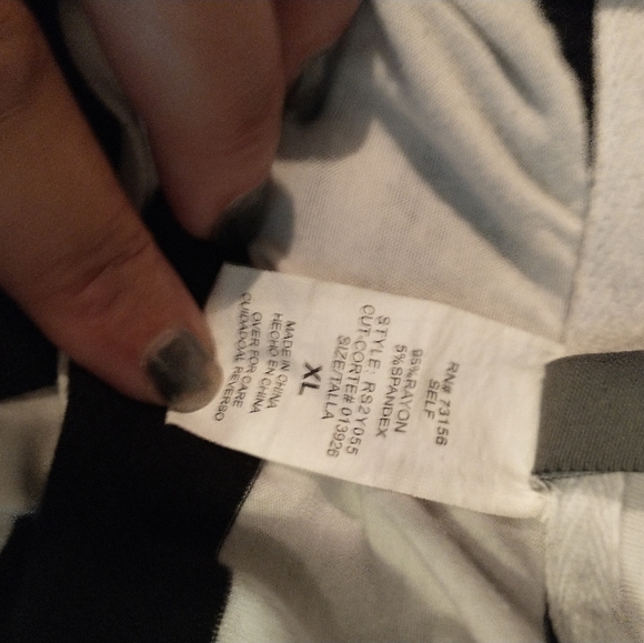 Stripe cover up top with hood - Picture 3 of 5